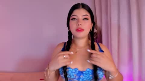 Julie  independent model  online show from 10.14.25