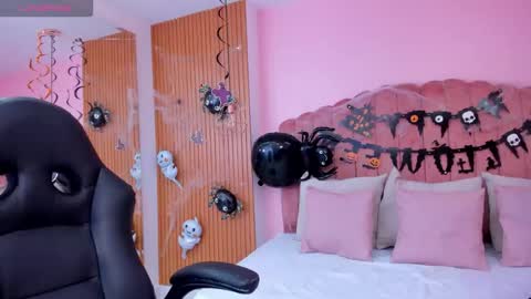     online show from 10.22.25