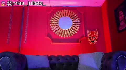 Snapshot of julieta_russell chatting on 07.09.26 Julieta online show from 07.09.26