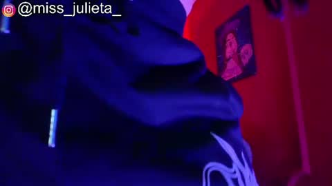 Snapshot of julieta_russell chatting on 07.21.26 Julieta online show from 07.21.26