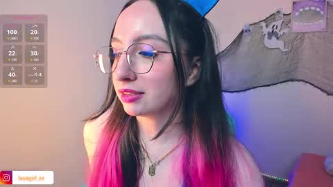 Snapshot of julieta_shelby chatting on 10.27.25 Julieta Independent model online show from 10.27.25