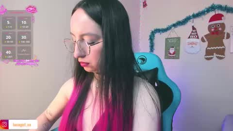 Snapshot of julieta_shelby chatting on 11.17.25 Julieta Independent model online show from 11.17.25