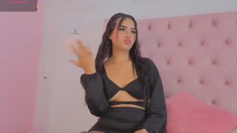 Snapshot of julietaa_miller chatting on 10.19.25 Julieta online show from 10.19.25