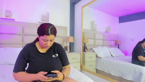 julietakane online show from 12.16.24