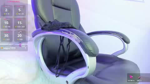 julietakane online show from 02.20.25