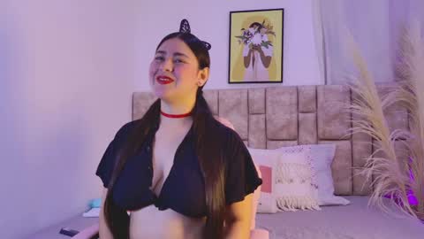 Snapshot of julietatorres_ chatting on 11.21.25 julietatorres_ online show from 11.21.25