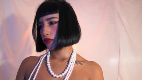 julietawinona online show from 11.27.25