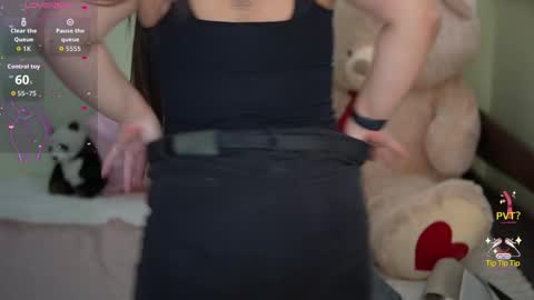 Snapshot of julietdream chatting on 10.13.25 J U L I E T online show from 10.13.25