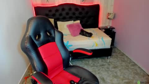 Snapshot of julieth_love_ chatting on 11.04.25 Julieth online show from 11.04.25