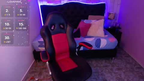 Snapshot of julieth_love_ chatting on 11.15.25 Julieth online show from 11.15.25