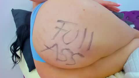 Snapshot of juliett_horny chatting on 02.22.25 juliett online show from 02.22.25