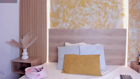 Snapshot of julietta_pink chatting on 02.19.26 Julieta online show from 02.19.26