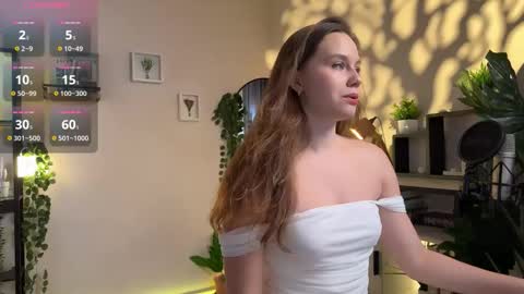 Snapshot of juliette_junson chatting on 11.04.25 Julie online show from 11.04.25