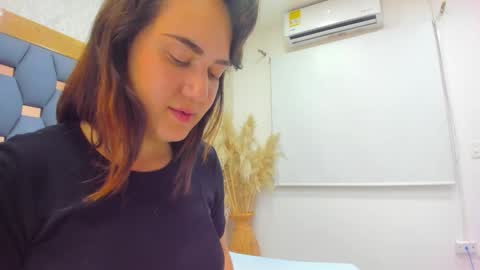 juliette_pretty_ online show from 11.04.25