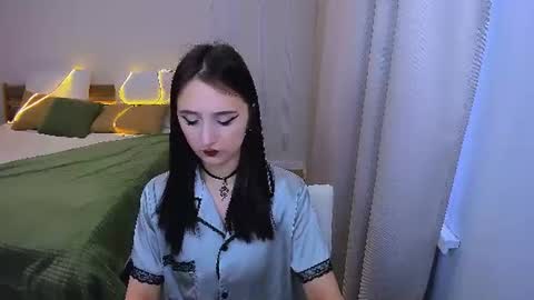Snapshot of juliettemonli chatting on 06.17.26 juliettemonli online show from 06.17.26