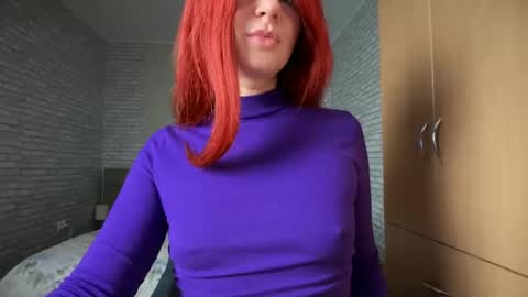 Snapshot of julietterosie chatting on 12.16.24 Rose online show from 12.16.24