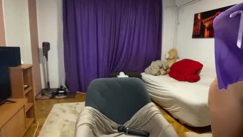 Snapshot of julietterosie chatting on 11.23.25 Rose online show from 11.23.25