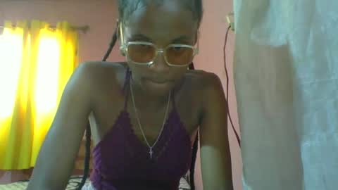 Snapshot of juliexexy chatting on 01.10.25 juliexexy online show from 01.10.25