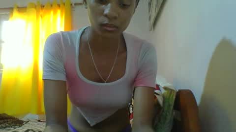 Snapshot of juliexexy chatting on 02.17.25 juliexexy online show from 02.17.25