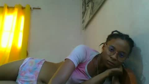 Snapshot of juliexexy chatting on 03.01.25 juliexexy online show from 03.01.25
