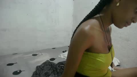 Snapshot of juliexexy chatting on 10.02.25 juliexexy online show from 10.02.25