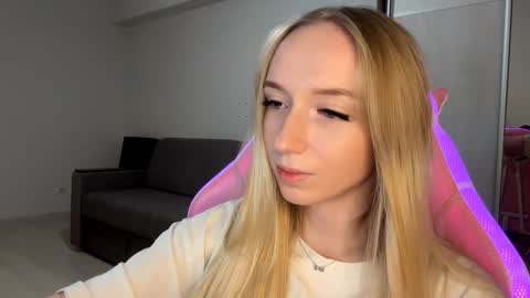 Sofie online show from 11.08.25