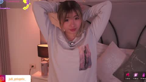 jullianapriv_ online show from 03.31.26