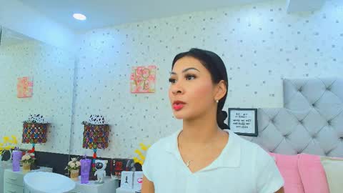 Julieta Reyes   online show from 09.10.25