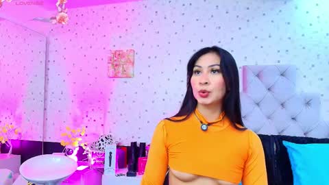 Julieta Reyes   online show from 03.18.26