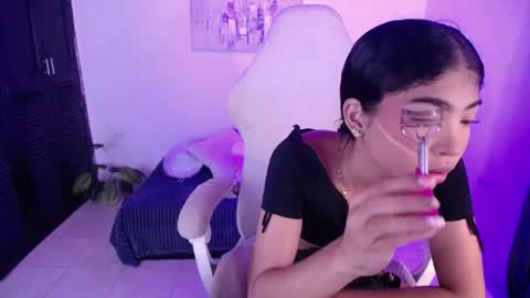 Snapshot of jully_dreams chatting on 05.16.26 July online show from 05.16.26