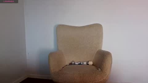 Jully online show from 12.20.25