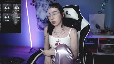 Snapshot of julscinamon chatting on 02.27.25 Baroness Von Cringe online show from 02.27.25