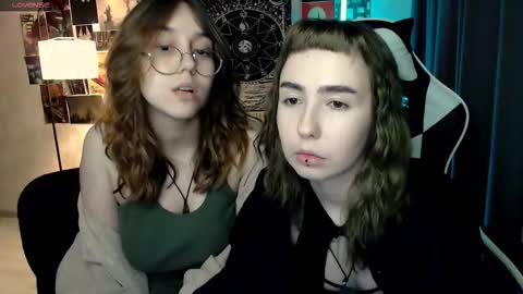 Snapshot of julscinamon chatting on 10.03.25 Baroness Von Cringe online show from 10.03.25