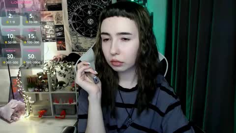 Snapshot of julscinamon chatting on 11.26.25 Baroness Von Cringe online show from 11.26.25