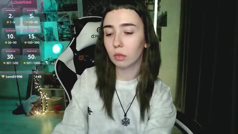 Snapshot of julscinamon chatting on 12.14.25 Baroness Von Cringe online show from 12.14.25