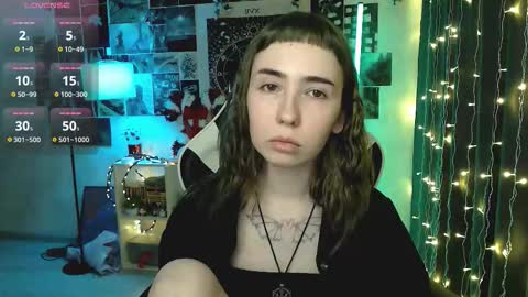 Snapshot of julscinamon chatting on 12.20.25 Baroness Von Cringe online show from 12.20.25