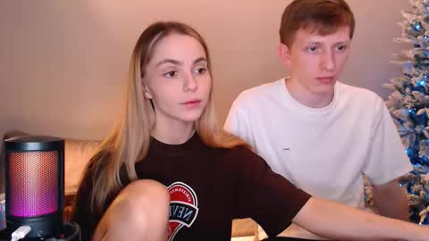 Snapshot of julsweet chatting on 12.18.25 sweet online show from 12.18.25