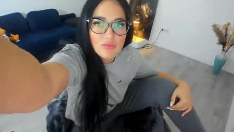 Julya online show from 04.22.26