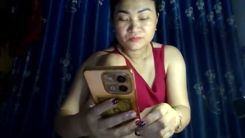 Snapshot of julybeo chatting on 05.17.26 julybeo online show from 05.17.26