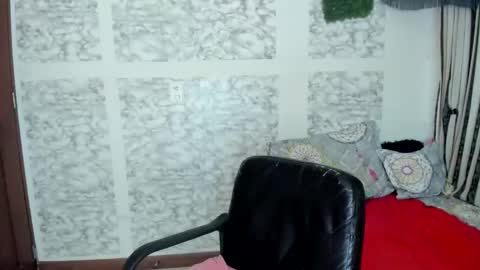 Snapshot of julybravo chatting on 06.04.26 juliana online show from 06.04.26