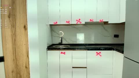 Snapshot of junamiin chatting on 11.25.25 Kira online show from 11.25.25