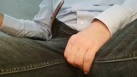 Snapshot of junction1000 chatting on 11.27.25 Gregor online show from 11.27.25