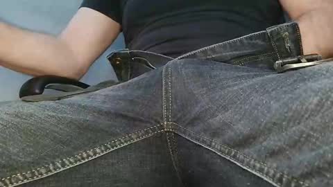 Snapshot of junction1000 chatting on 12.01.25 Gregor online show from 12.01.25