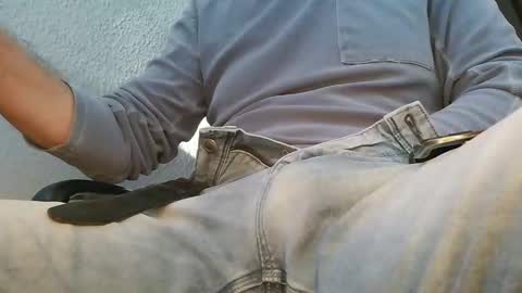 Snapshot of junction1000 chatting on 12.02.25 Gregor online show from 12.02.25