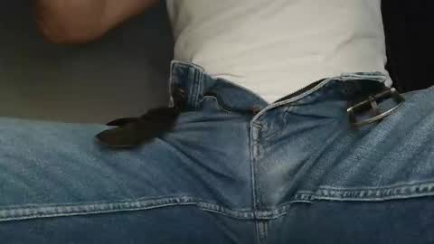 Snapshot of junction1000 chatting on 12.05.25 Gregor online show from 12.05.25