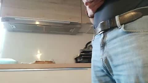 Snapshot of junction1000 chatting on 01.10.26 Gregor online show from 01.10.26