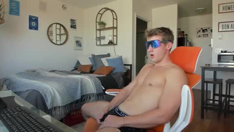 Snapshot of juniormadison69 chatting on 09.30.25 Junior Madison online show from 09.30.25