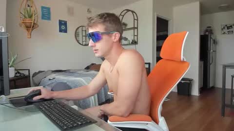 Snapshot of juniormadison69 chatting on 10.21.25 Junior Madison online show from 10.21.25