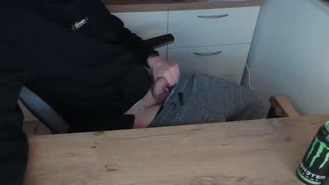 Snapshot of junk2711 chatting on 02.26.25 junk2711 online show from 02.26.25