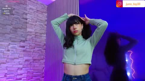 Snapshot of juno_tay chatting on 09.16.25 JUNO online show from 09.16.25